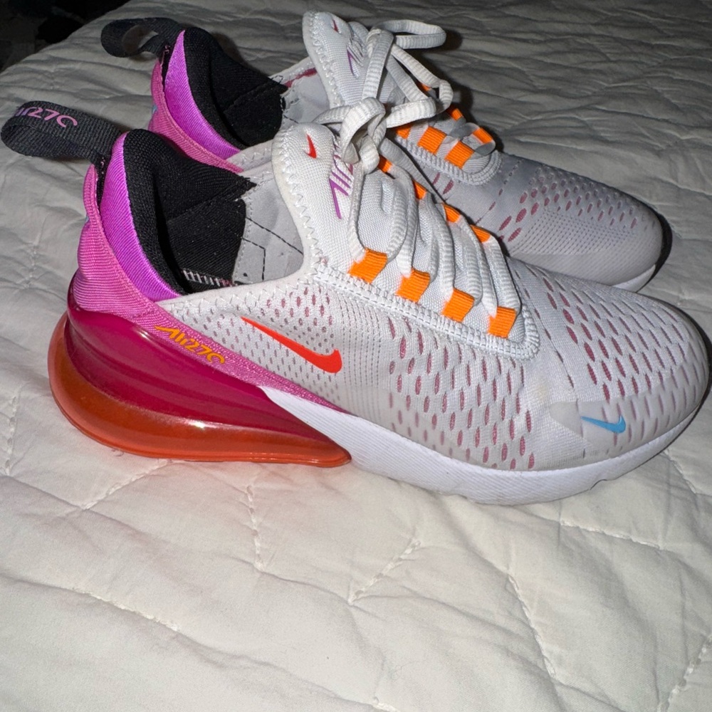Nike Air Max 270 White crimson fuscia Accents size 8 women’s